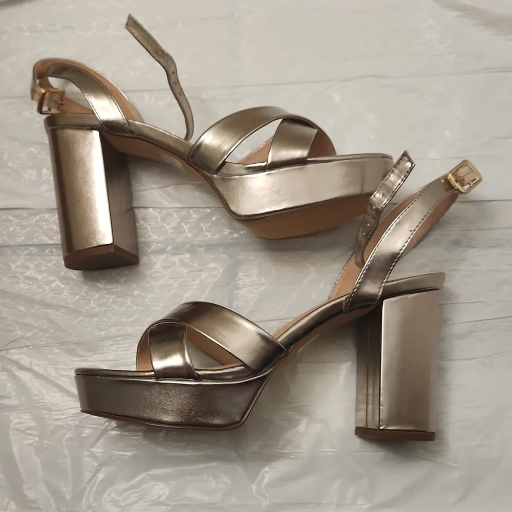 Heels - Picture 5 of 5